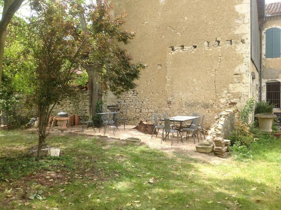 Ancien Presbytere Au Coeur Du Village Mauvezin  Dış mekan fotoğraf